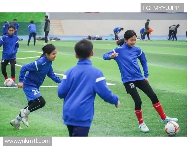 比灿足球:探索足球的魅力与激情,助力青少年成长与发展 比灿足球:探索足球的魅力与激情,助力青少年成长与发展