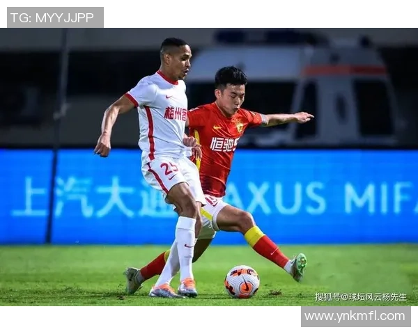 足球场上的英雄时刻十大精彩解围瞬间回顾与分析