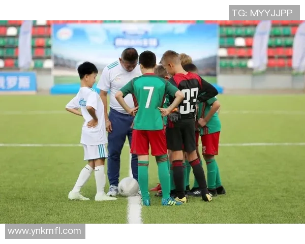 足球ALF:探索足球世界的无限可能与激情之旅 足球ALF:探索足球世界的无限可能与激情之旅